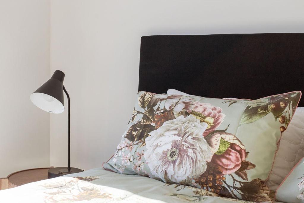Stylish Brand New Sunny 3Bdrm 3Bth Garage Sleeps 6 Διαμέρισμα Κράισττσερτς Εξωτερικό φωτογραφία
