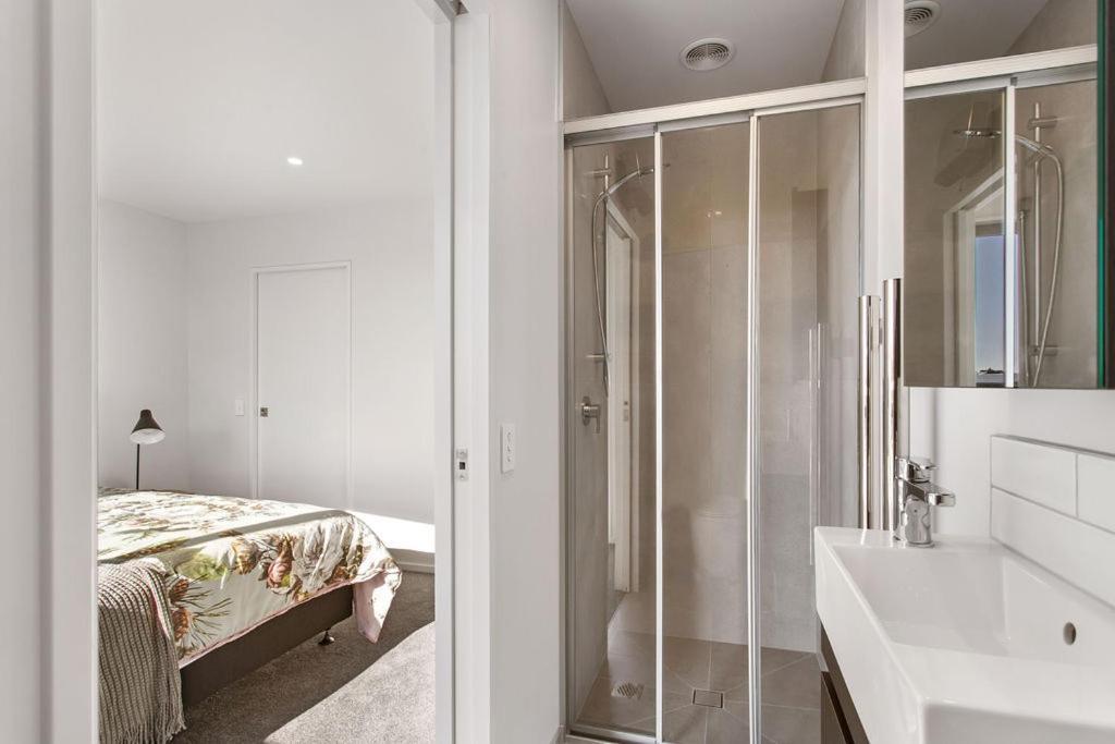 Stylish Brand New Sunny 3Bdrm 3Bth Garage Sleeps 6 Διαμέρισμα Κράισττσερτς Εξωτερικό φωτογραφία