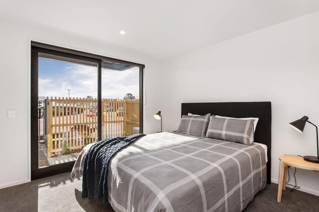 Stylish Brand New Sunny 3Bdrm 3Bth Garage Sleeps 6 Διαμέρισμα Κράισττσερτς Εξωτερικό φωτογραφία