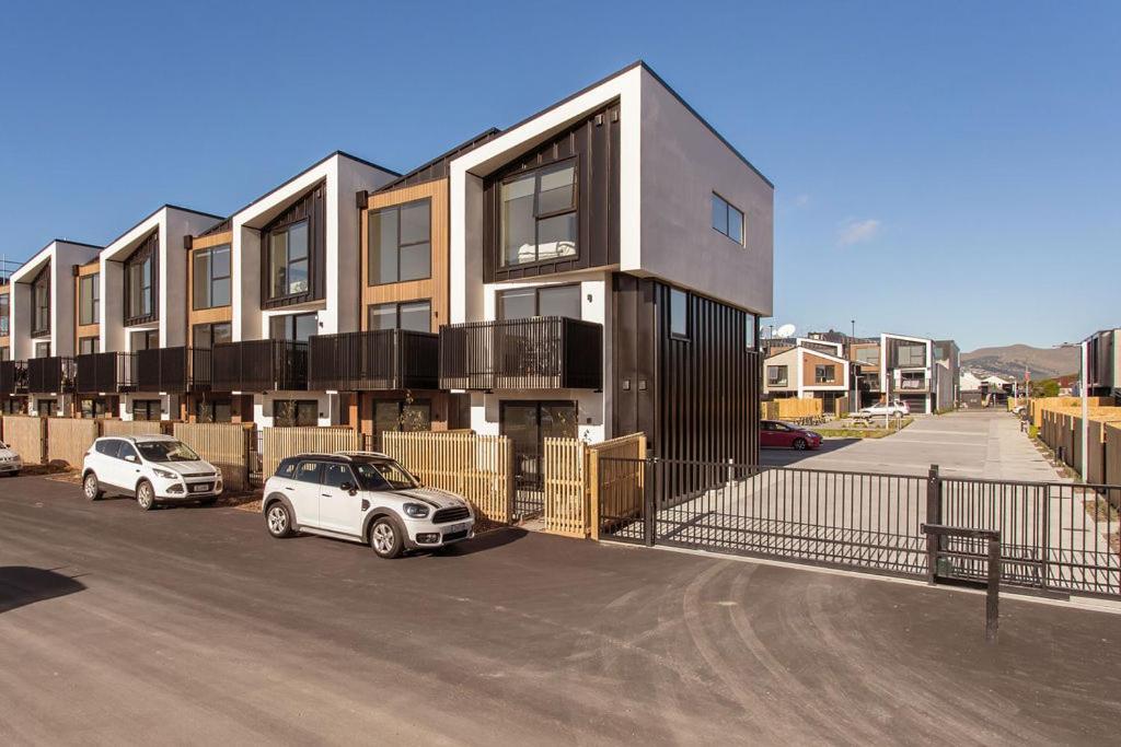 Stylish Brand New Sunny 3Bdrm 3Bth Garage Sleeps 6 Διαμέρισμα Κράισττσερτς Εξωτερικό φωτογραφία